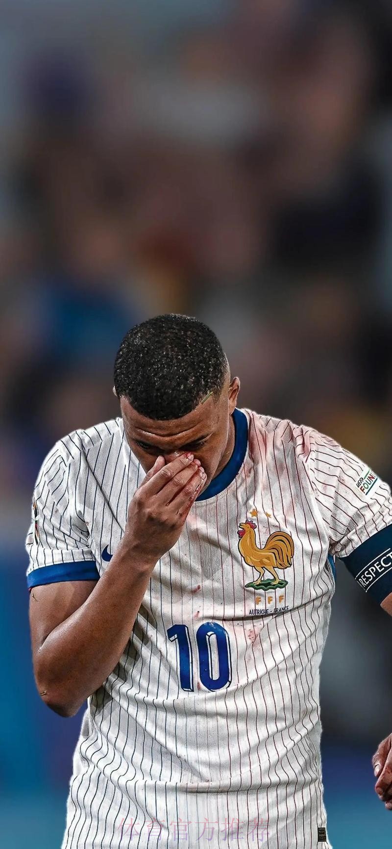 队报:姆巴佩吃了受污染禽肉致中毒 起初以为中暑 队报:姆巴佩吃了受污染禽肉致中毒 起初以为中暑